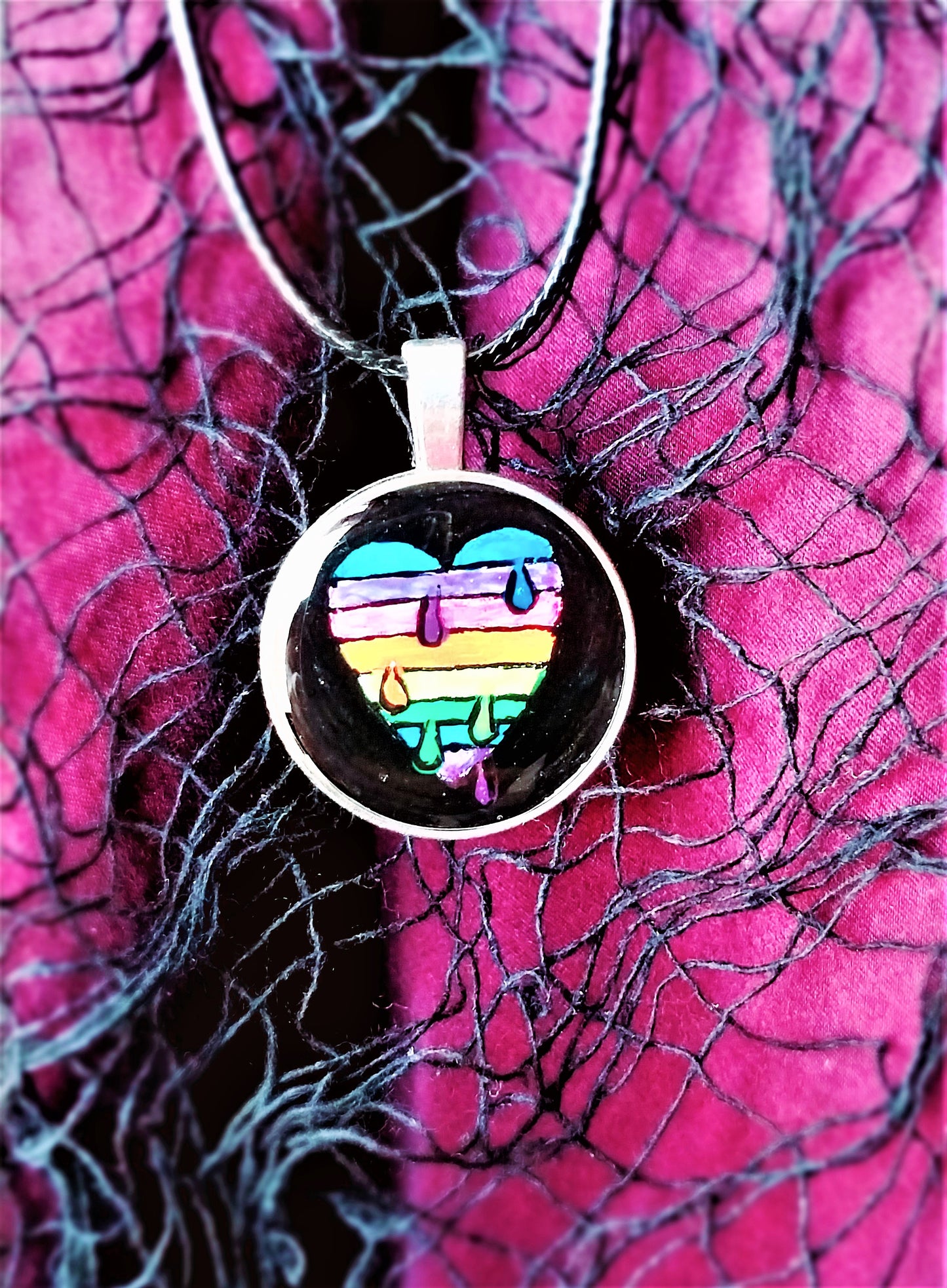 Hand-painted Rainbow Heart Blacklight Sensitive Necklace